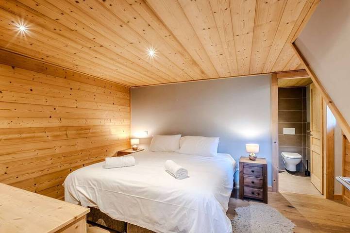 Chalet Cerf, Sleeps 10, Hot Tub, Ascension Immobilier in La Côte-d'Arbroz, Les Portes du Soleil