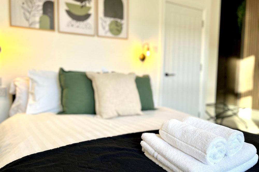 Entire apartment, Yastayzzz - Apartment No.3 @Worcester House & Free Parking in Worcester, Worcestershire