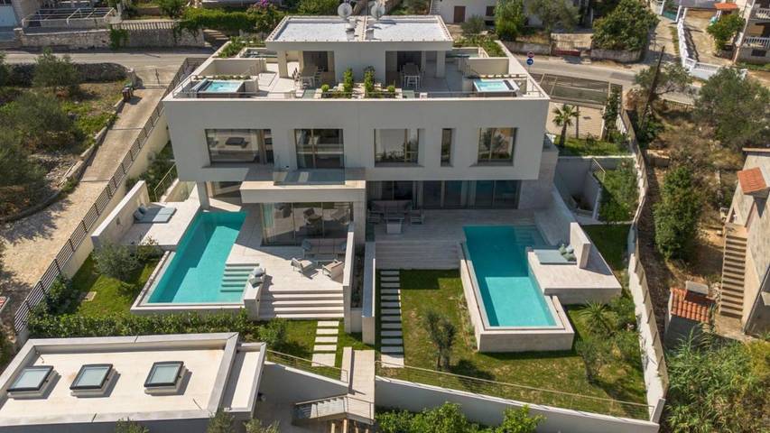 Willa dla 6 osób, z ogród i jacuzzi oraz sauna i basen w Slatine