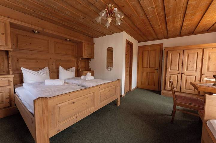Ferienhaus für 45 Personen, mit Balkon und Whirlpool sowie Garten und Sauna am Chiemsee - 4