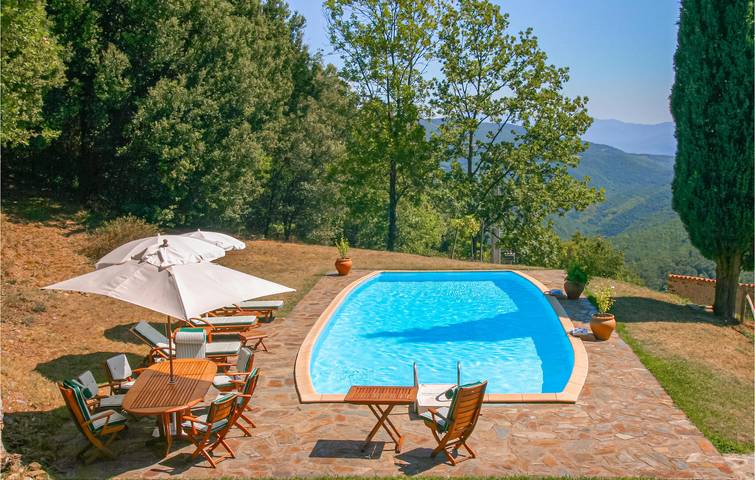 Gîte pour 6 personnes, avec piscine, animaux acceptés à Taulis