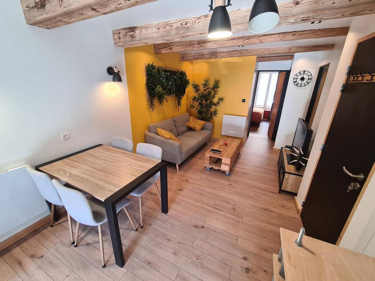 Appartement entier, "Comme A La Maison" - 2 Apparts neuf tout confort - 3 chambres 100m2 ou 2 chambres 50m2 in Rambervillers, Région d'Épinal