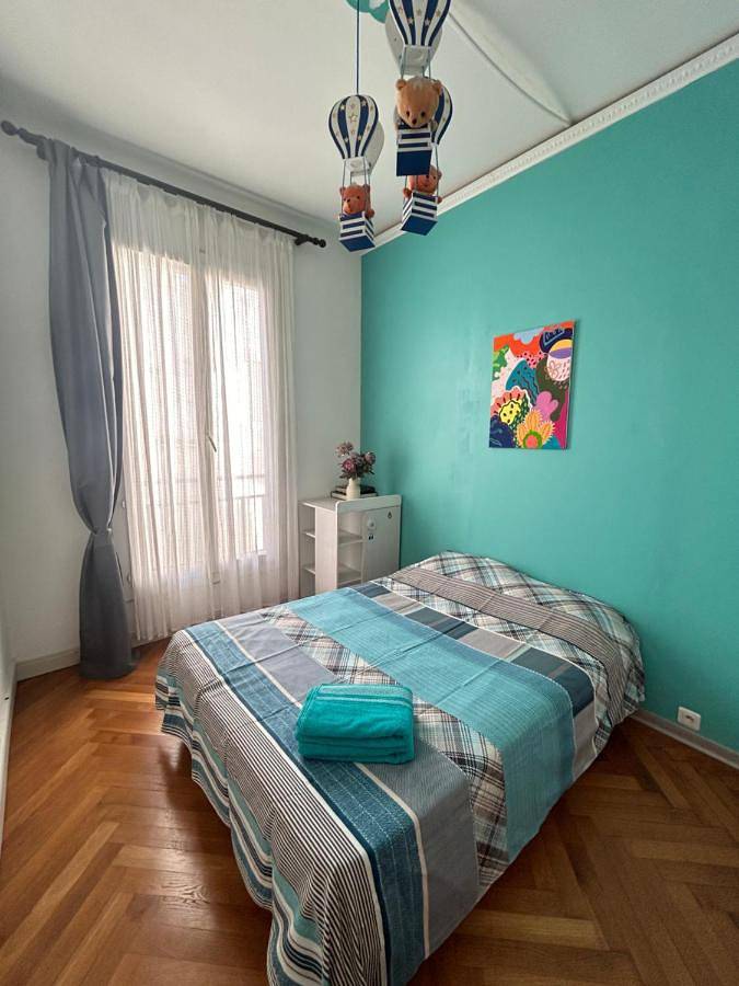 Gîte pour 8 personnes, avec vue et terrasse dans Gare de Nice ville - 4