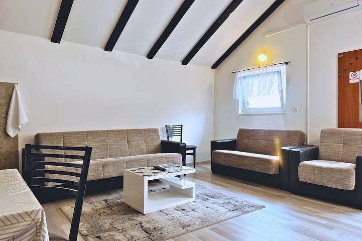 Smještaj za odmor za 4 osoba, s Balkon u Katoro