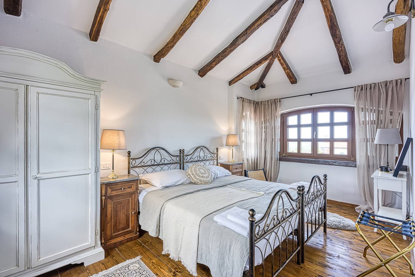 Villa Aryana With Pool in Sveti Lovreč Pazenatički, Zentralistrien