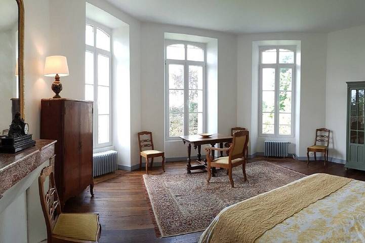 Château pour 15 personnes, avec jardin en Nouvelle-Aquitaine - 2