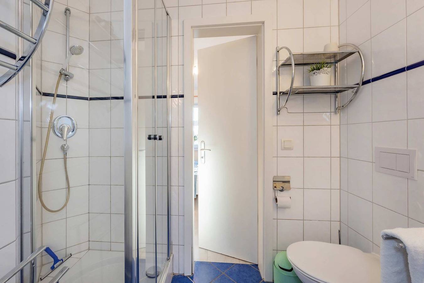 Ganze Wohnung, Gemütliche Ferienwohnung in Koserow mit Meerblick – nur 50 m zum Strand! in Ostseebad Koserow, Koserow