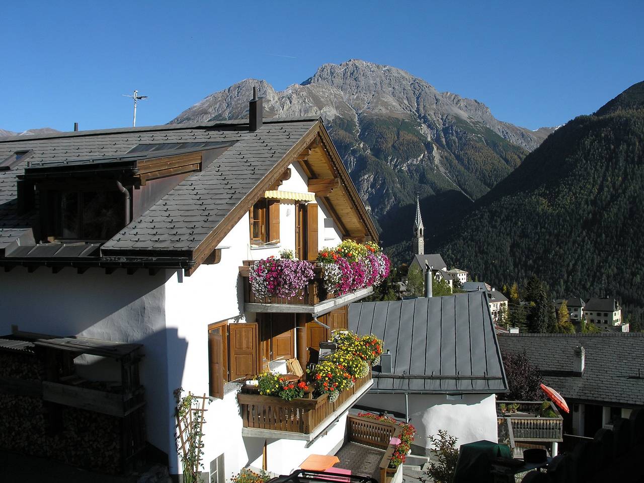 Apartamento vacacional entero, Ferienwohnung Vidos 270 - Ferienwohnung, 80 m2 für 4 Personen in Sent, Lower Engadine