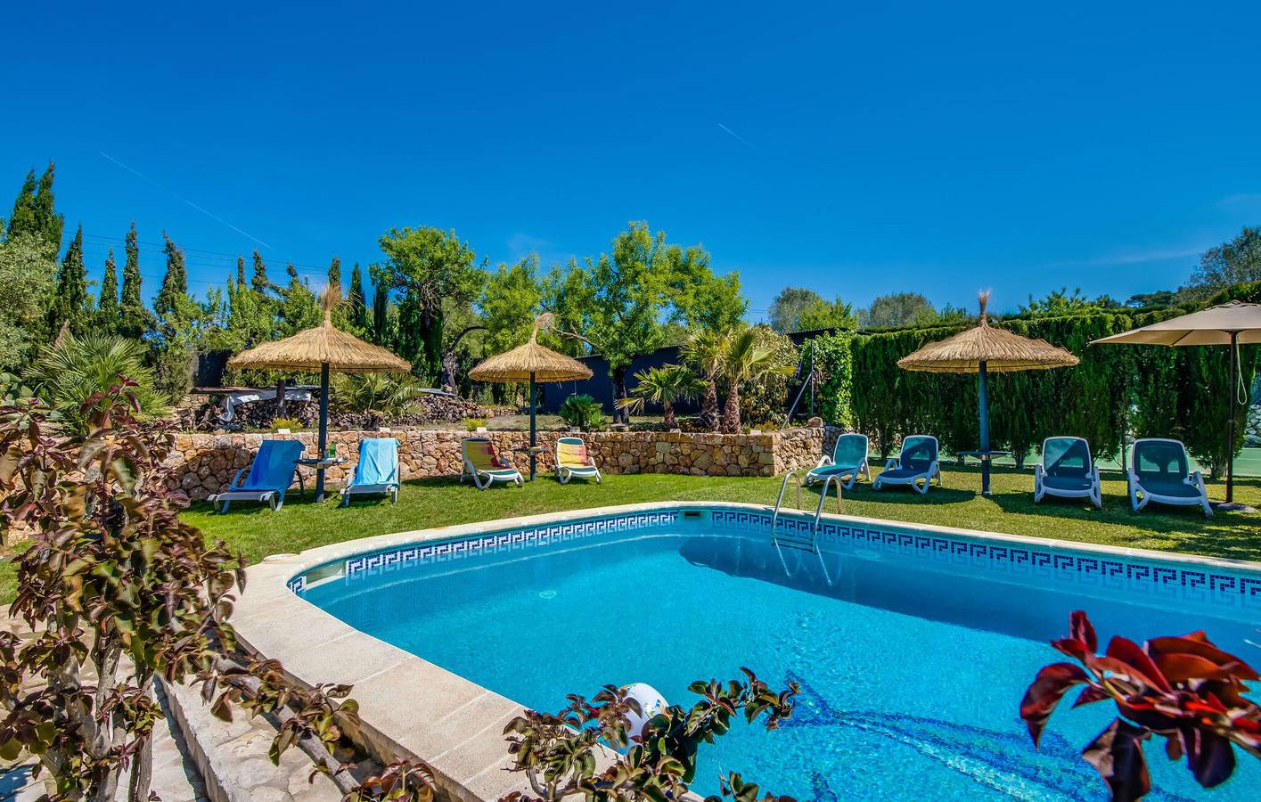 Luxury Seaside Apartment with Pool & Terrace in Alcúdia, Coast of Mallorca