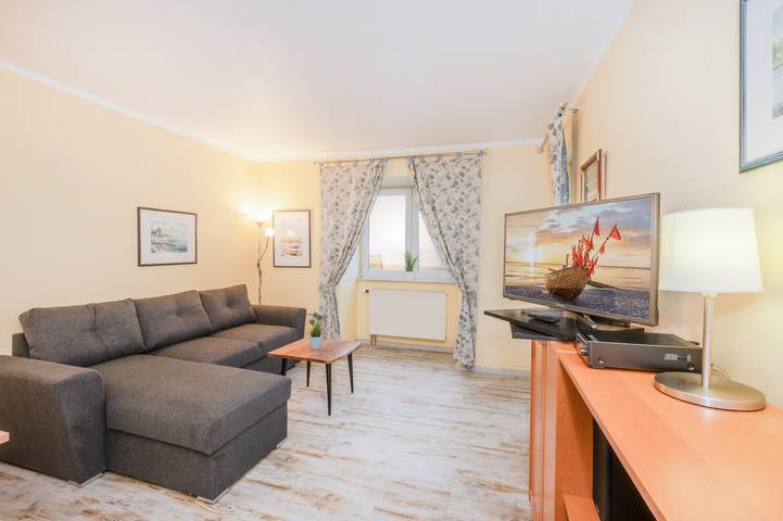 Ferienwohnung für 2 Personen, mit Balkon und Seeblick, mit Haustier in Loddin