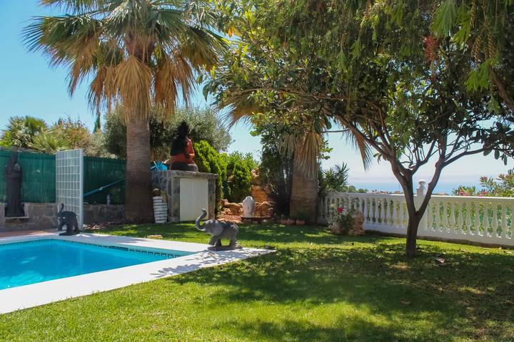 Chalet para 8 personas, con piscina además de vistas al mar y jardín, Familias con niños en Provincia de Málaga - 3