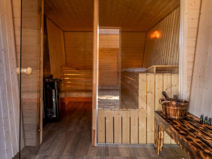 Cómoda casa de vacaciones con sauna y jacuzzi. in Bosque de Tuchola