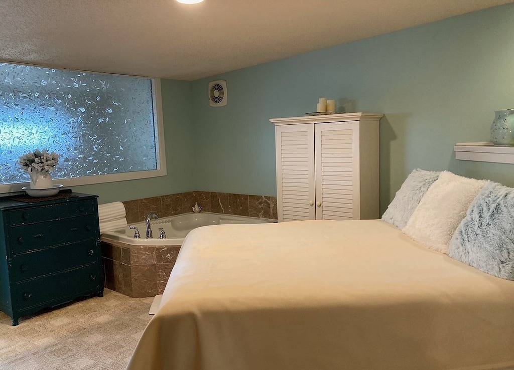 Ganze Wohnung, Peaceful Condo in Wabasha with Beautiful River Bluff Views (Upper Unit) in Wabasha, Wabasha County