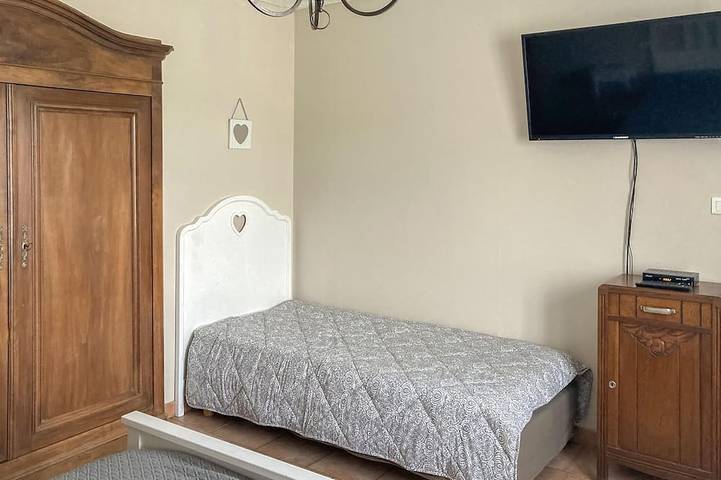 Location de vacances pour 6 personnes, avec jardin à Dompierre-les-Ormes - 3