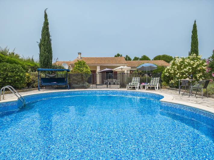 Gîte pour 6 personnes, avec piscine, adapté aux familles à Ginestas - 4