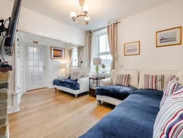 Log Cabin for 6 People in North Yorkshire, Yorkshire, Photo 2