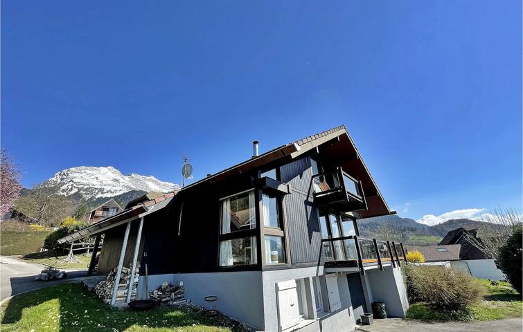 Location de vacances pour 11 personnes, avec terrasse et piscine, adapté aux familles dans Talloires-Montmin - 2