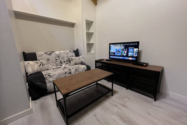 Entire apartment, Sous les étoiles T1 Triplex à Neydens in Neydens, Saint-Julien-en-Genevois region