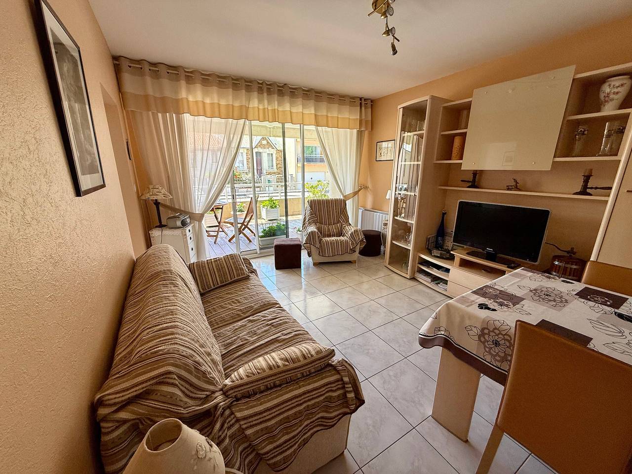 Apartamento entero, Apartamento T3 con Terraza y Garaje a 300m de la Playa in Les Sables-d'Olonne, Vandea