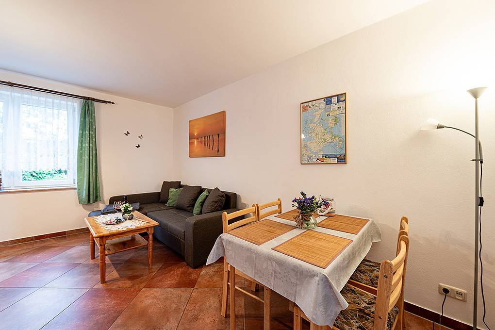 Entire holiday apartment, Holiday apartment for 3 people with terrace in Gingst, Ruegen