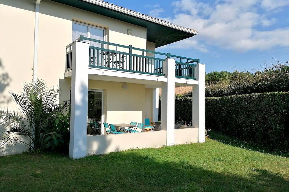 Entire apartment, Nice app. T2 4/5 pers 3 lits - av terrasse- piscine -proche océan -8Km d'Hossegor in Saint-Vincent-de-Tyrosse, Côte d’Argent