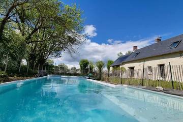 Cottage pour 10 personnes, avec piscine et terrasse à Allonnes