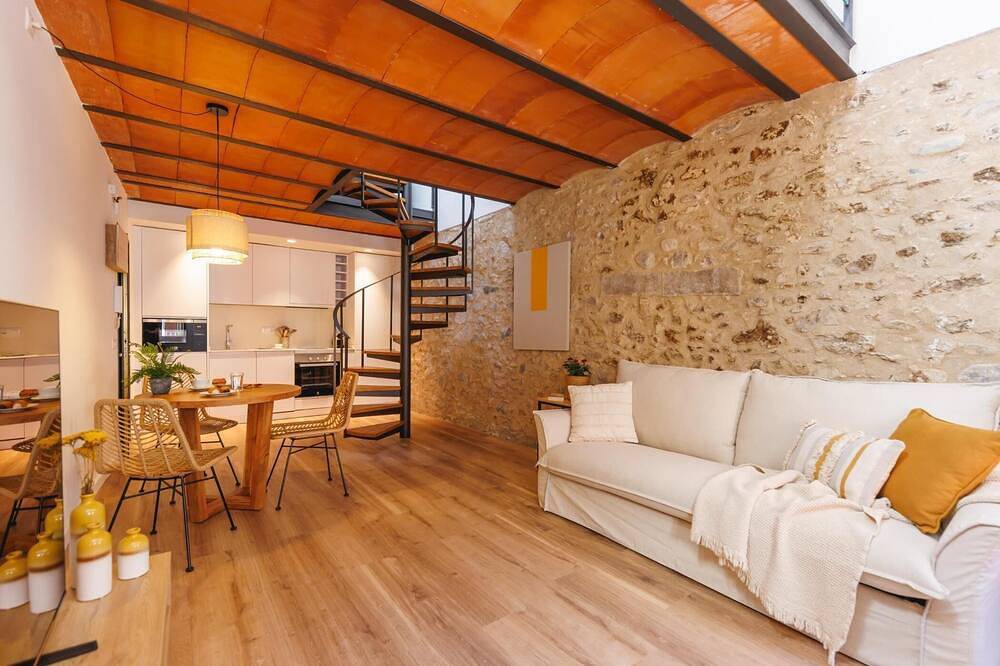 Geheel appartement, Ballesteries 40 - Duplex apartment in Girona | Bravissimo in Gerona, Gironès