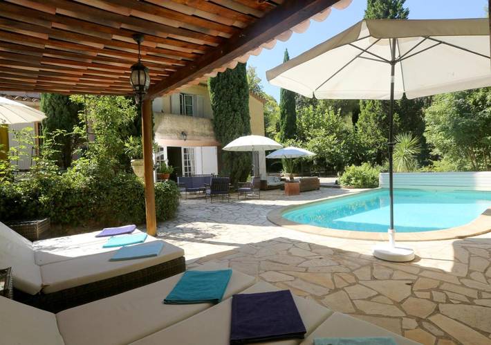 Maison d’hôte pour 2 personnes, avec terrasse ainsi que jardin et piscine à Cassis