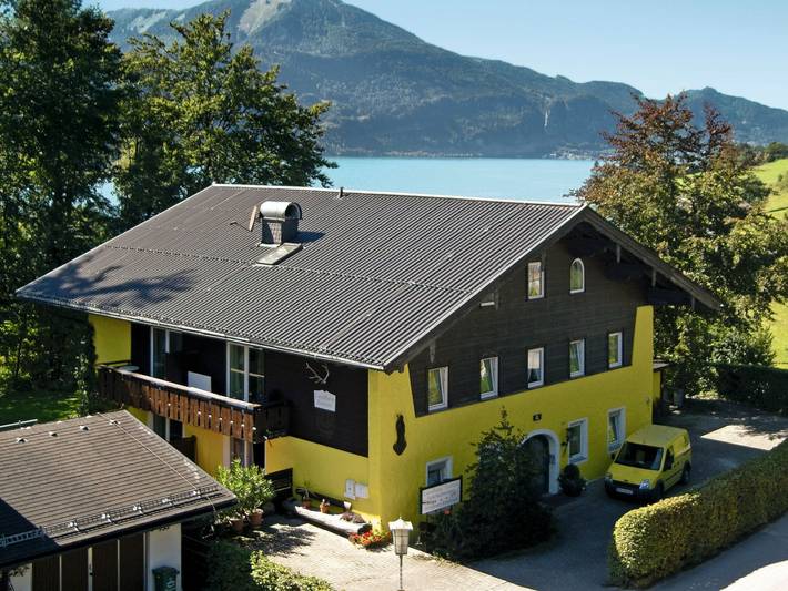 Ferienwohnung für 3 Personen, mit Garten und Seeblick sowie Pool und Terrasse am Wolfgangsee
