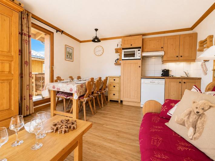 Gîte pour 6 personnes, avec Balcon ainsi que Terrasse et Piscine dans Office De Tourisme De Notre Dame De Bellecombe