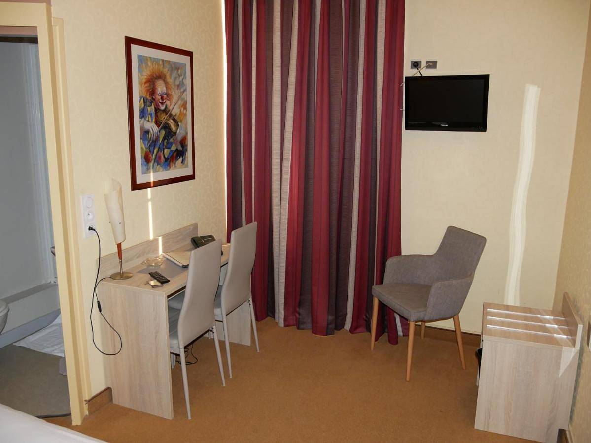 Logis Hôtel Le Lion d'Or in Chauvigny, Vienne (France)
