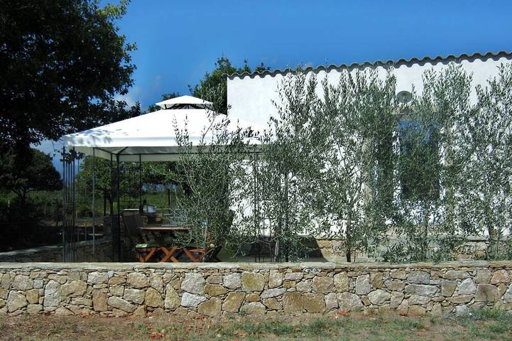 Gîte pour 3 personnes, avec jardin et terrasse à Sorbo-Ocagnano