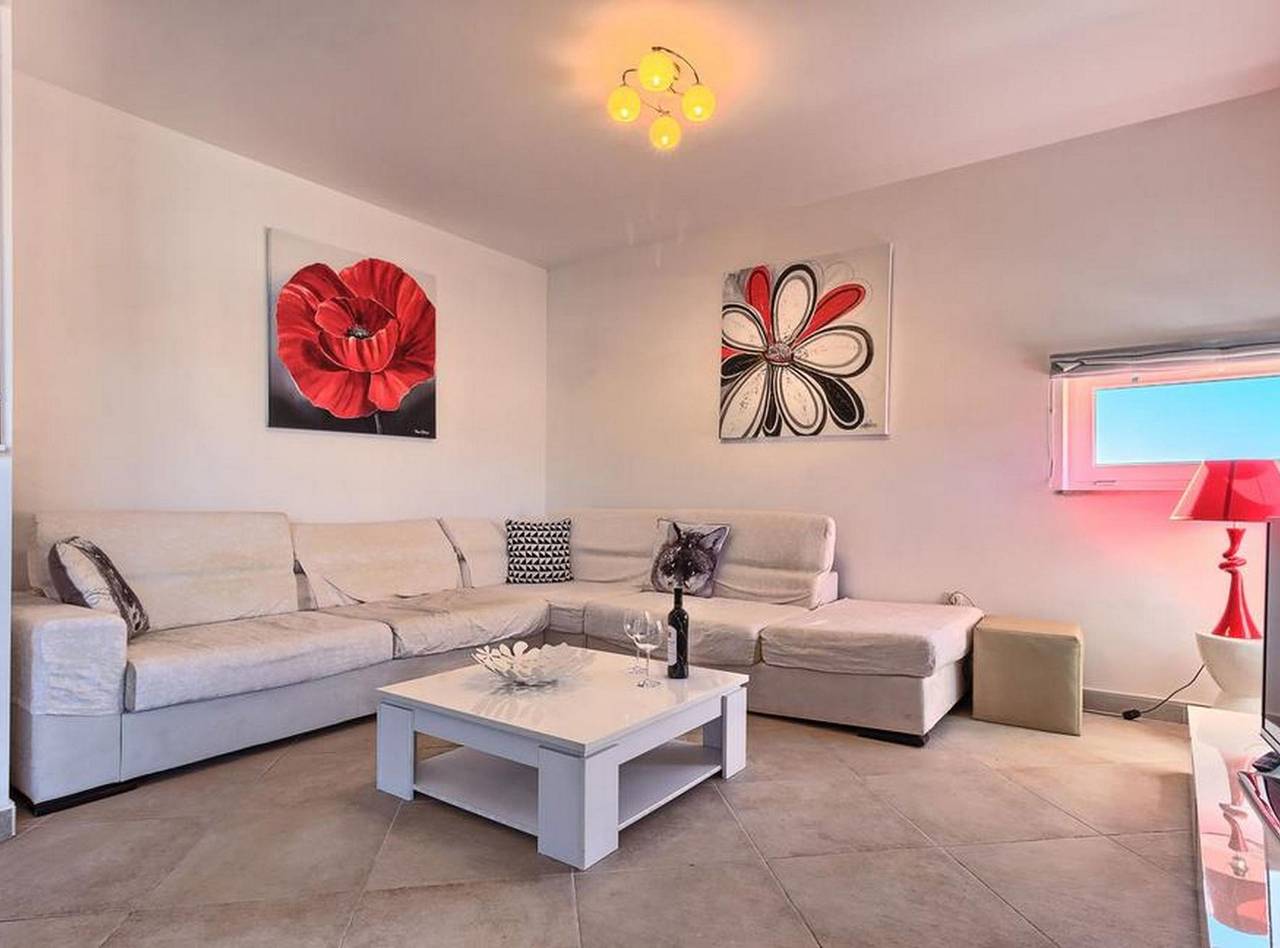 Ganze Wohnung, Ferienwohnung für 6 Personen mit Garten in Okrug Gornji, Ciovo