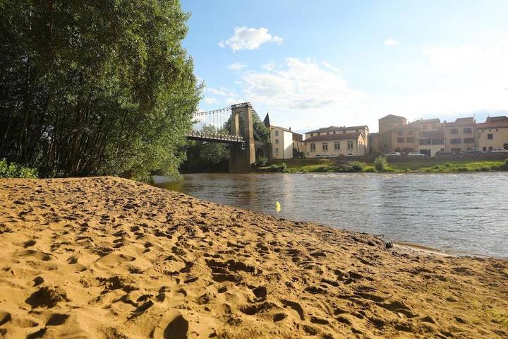 Location de vacances pour 5 personnes, avec terrasse à Coudes - 4
