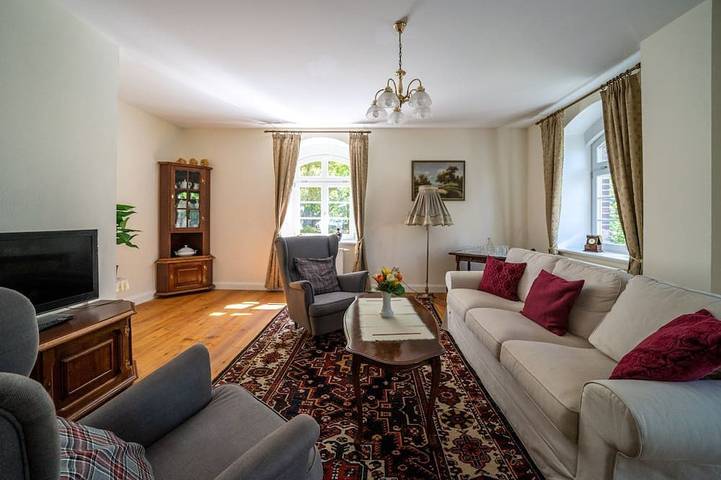 Schloss für 4 Personen, mit Terrasse und Garten, mit Haustier in Ribnitz-Damgarten