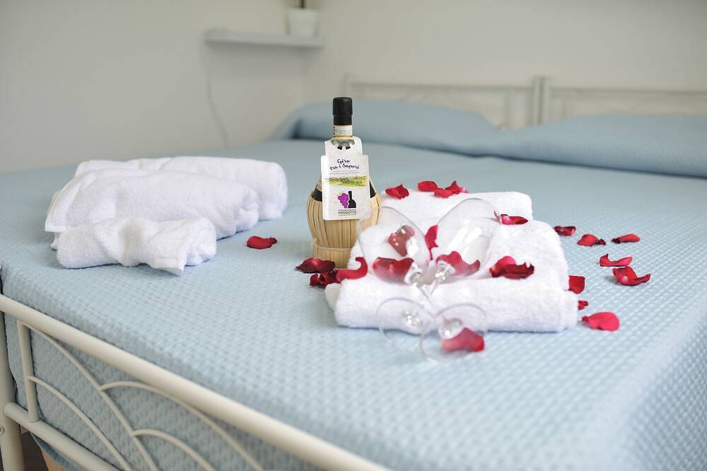 Ganze Wohnung, Apartment for 8 persons 3 Bedrooms, 2 Bathrooms Kitchen + Lavastaviglia in Terrasini, Palermo Provinz