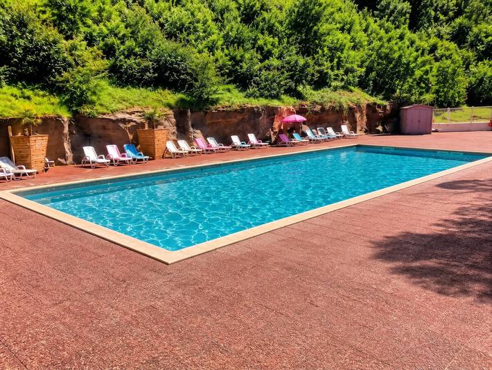 Bungalow para 6 personas, con piscina además de terraza y jardín - 1