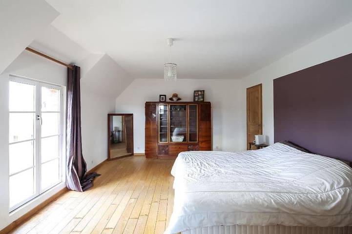 Les denisots 12/14 pers private heated pool, quiet location in Lavau, Loire-Tal