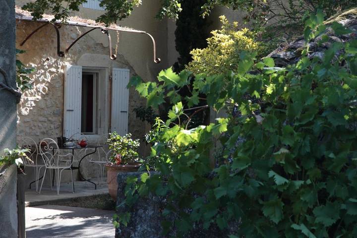 Appartement de vacances pour 4 personnes, avec Terrasse et Jardin ainsi que Piscine et Vue