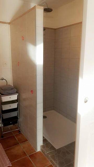 Location de vacances pour 4 personnes, avec jardin ainsi que piscine et vue à Bédarrides - 3