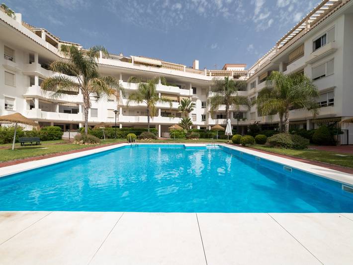 Appartement entier, Penthouse contemporain à Torremolinos avec terrasse et piscine, à deux pas de la plage in La Carihuela, Torremolinos