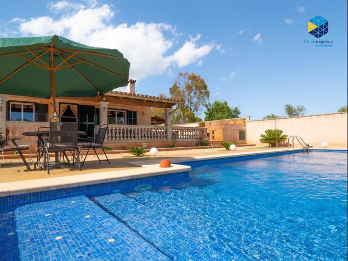 Ferienhaus für 6 Personen, mit Pool und Garten sowie Whirlpool und Balkon in Llucmajor