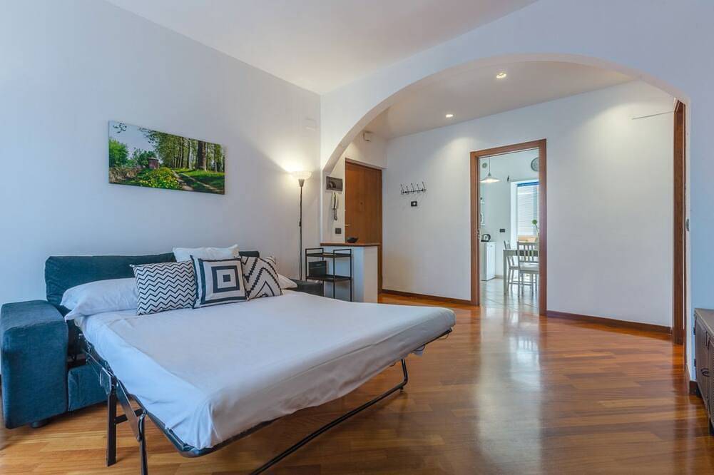 Apartamento entero, Guesthost - Comfortable 80 sqm apartment that can accommodate up to 7 people located on the third floor of a building without a lift.The property is located in the center of Ferrara just outside the eastern walls, a few steps from Corso della Giovecca.Th in Ferrara, Provincia de Ferrara