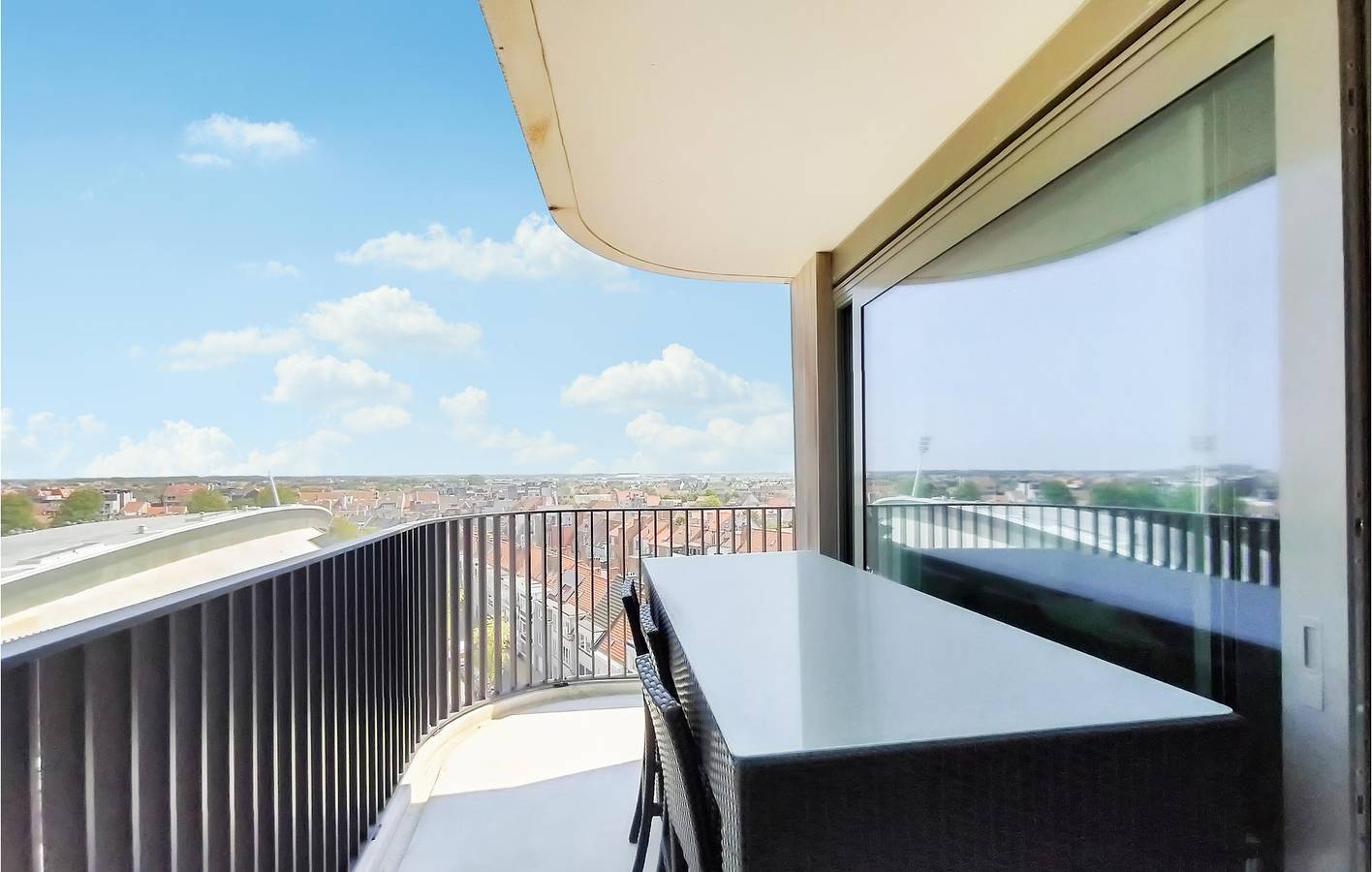 Apartamento vacacional entero, Apartamento de vacaciones para 6 personas con terraza in Ciudad de Ostende, Ostende