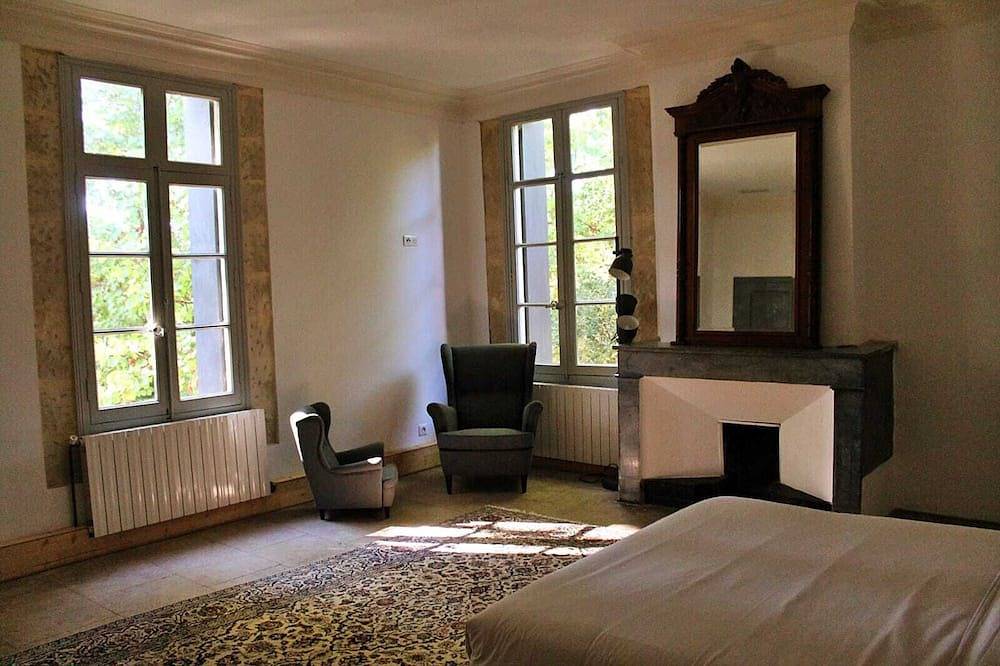 Character house set in 1 ha of listed parkland in Marsillargues, Côte d'Améthyste