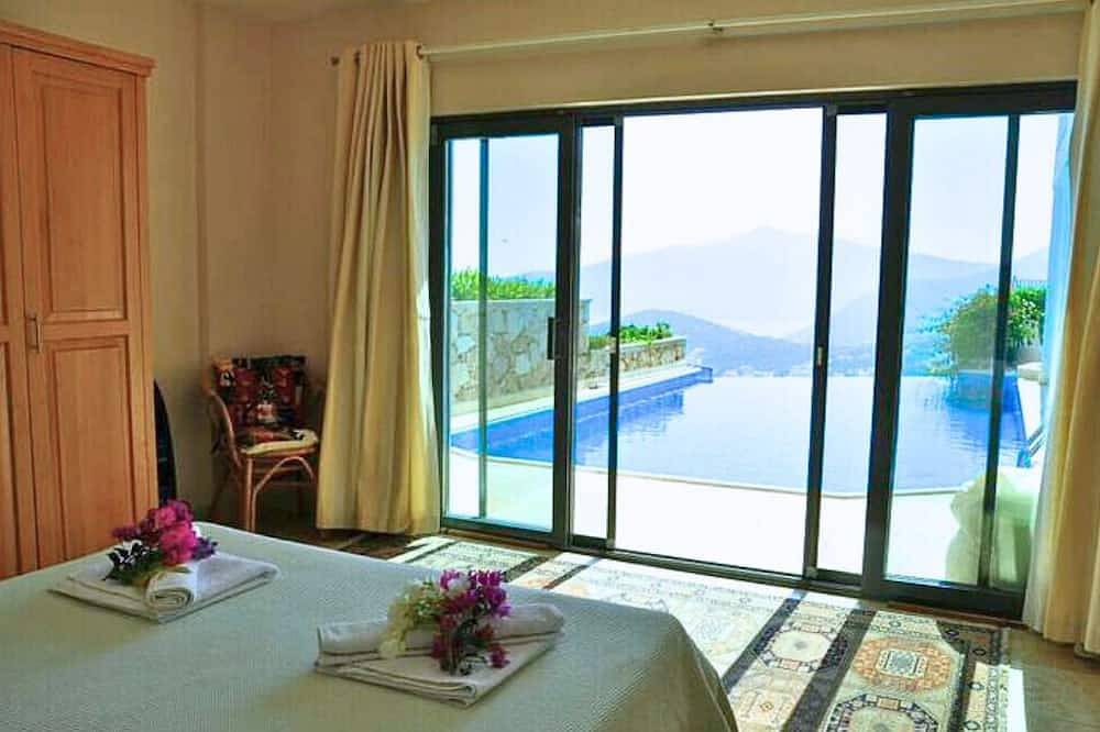 Luxury abgelegen Villa mit herrlichem Panoramablick auf Kalkan Bay und die Berge in Kaş, Saklıkent