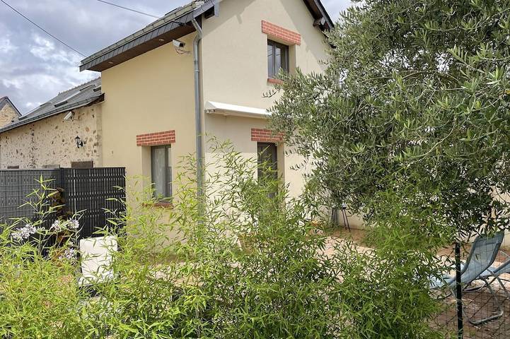 Gîte pour 2 personnes, avec terrasse et jardin à Chambellay