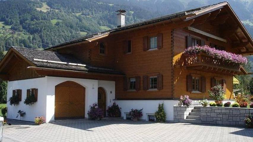 Ferienwohnung für 4 Personen, mit Balkon und Garten in Tschagguns