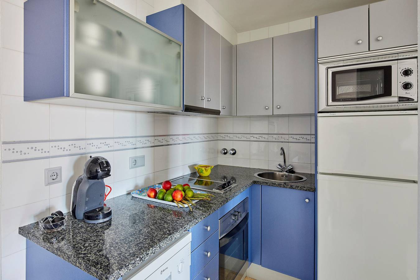 Entire apartment, Apartment (3 Adults + 2 Children) Street View in l'Estartit, Estartit