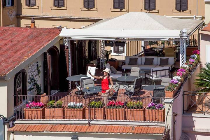 Attico per 9 persone, con terrazza e panorama, con animali domestici in Scalinata di Trinità dei Monti